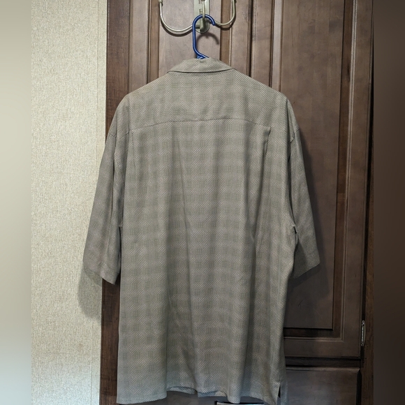 Axist button down, men's, short sleeve, silk shirt. Size 2XL. Taupe colour. - Picture 6 of 6